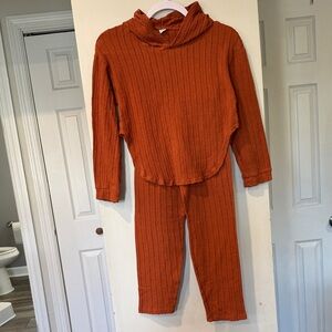 SHEIN Kids Rust Matching Set